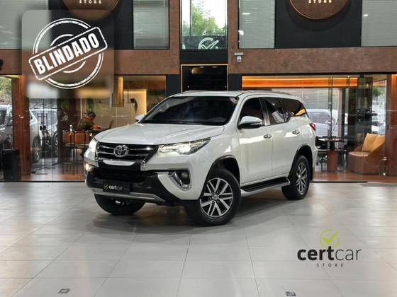 TOYOTA HILUX SW4 2.8 SRX 4X4 16V TURBO INTERCOOLER DIESEL 4P AUTOMÁTICO TOYOTA HILUX SW4 2.8 SRX 4X4 16V TURBO INTERCOOLER DIESEL 4P AUTOMÁTICO